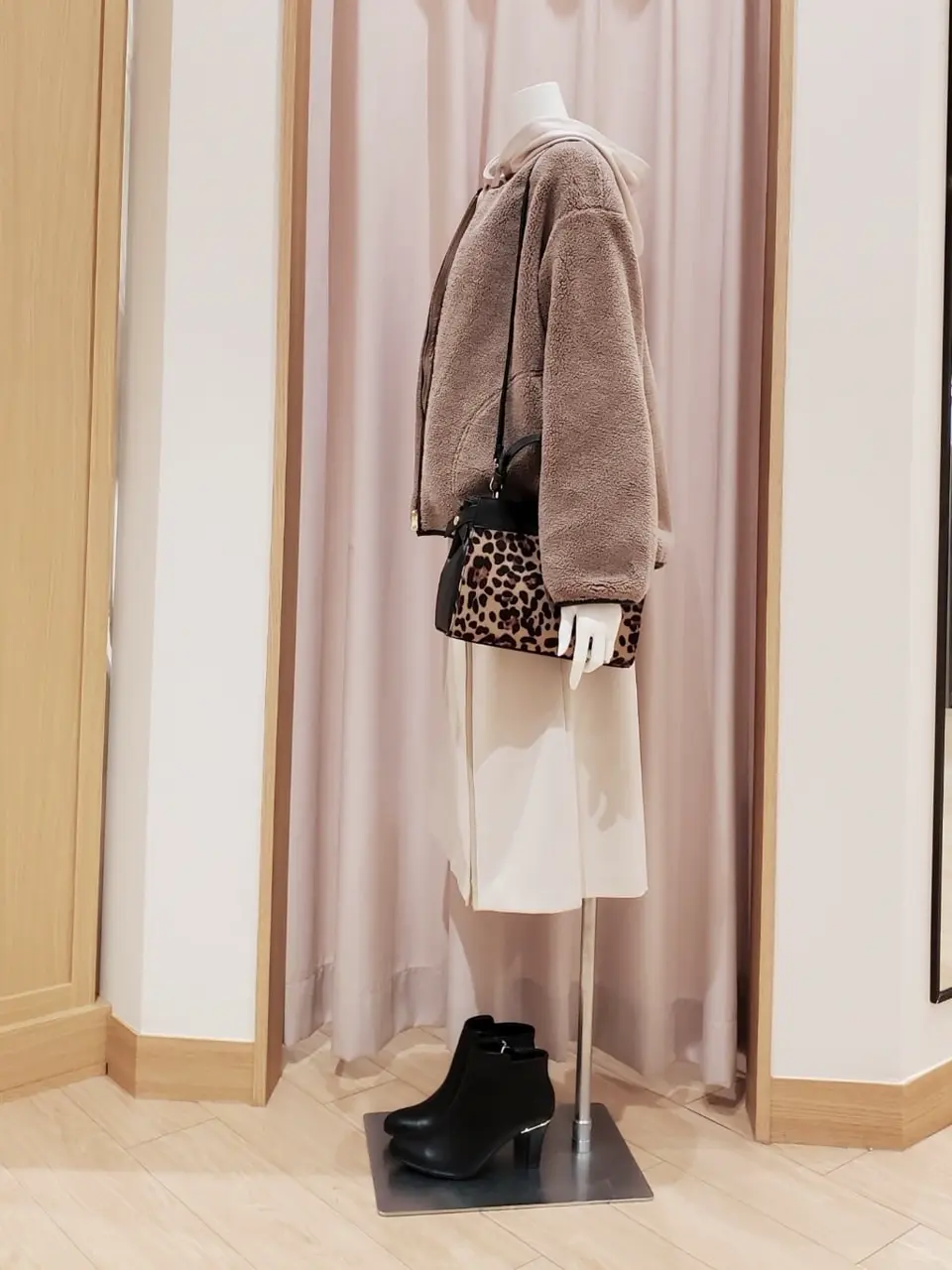 ANY SIS 岩田 コーディネート画像