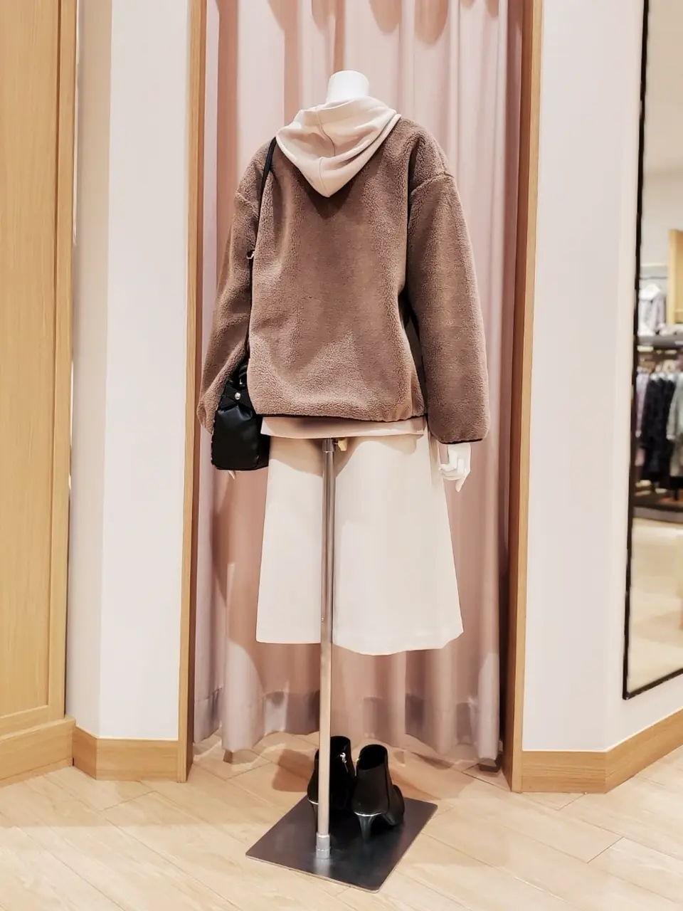 ANY SIS 岩田 コーディネート画像