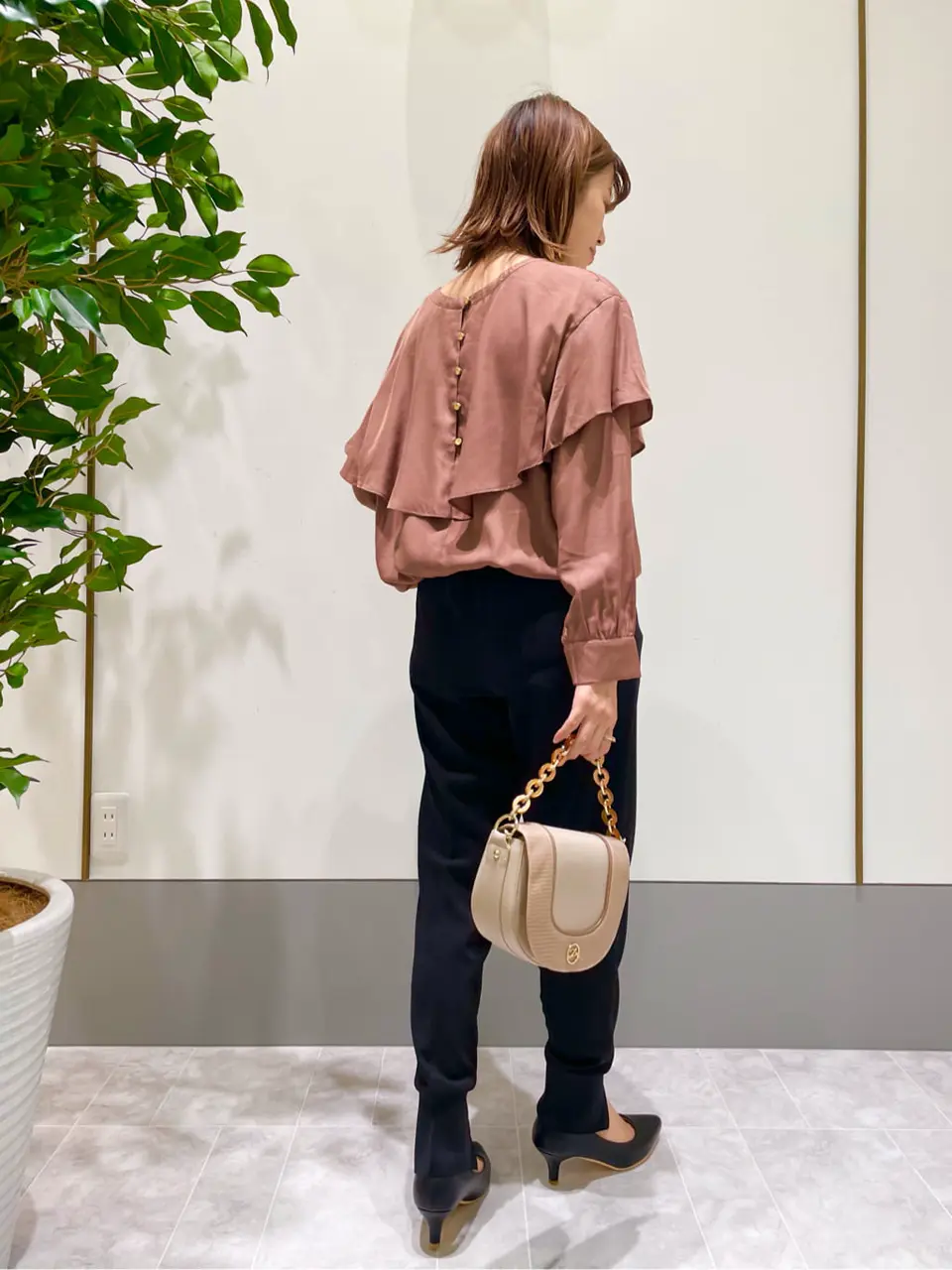 ANY SIS スタッフ コーディネート画像