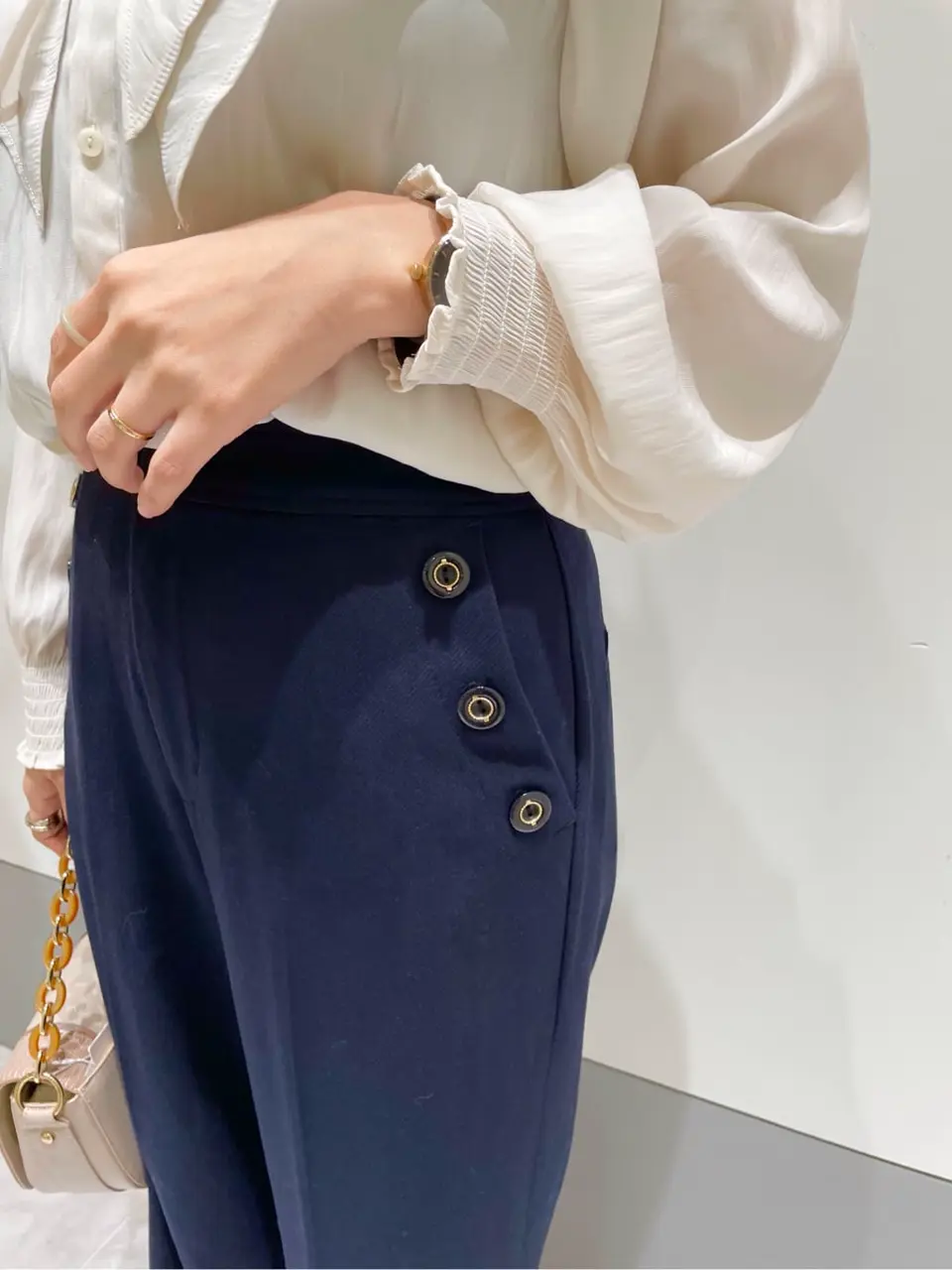 ANY SIS スタッフ コーディネート画像