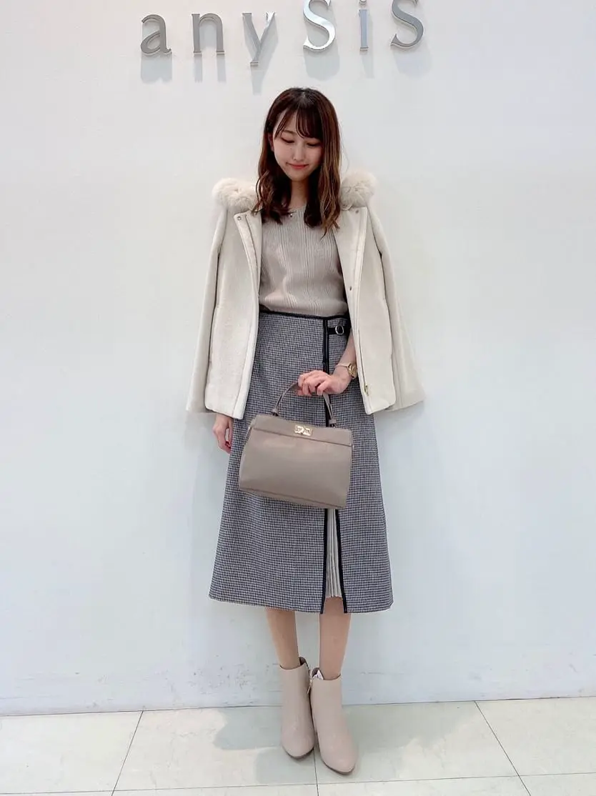 ANY SIS スタッフ コーディネート画像