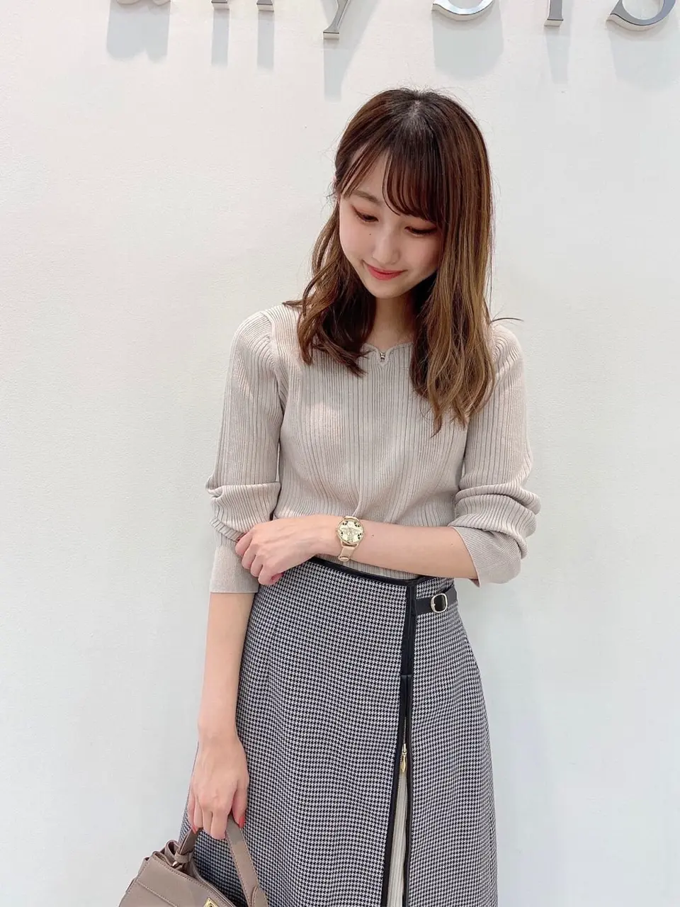 ANY SIS スタッフ コーディネート画像