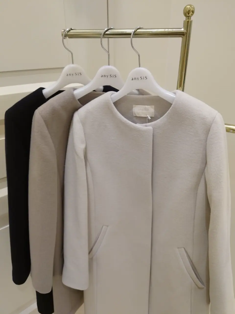 ANY SIS スタッフ コーディネート画像