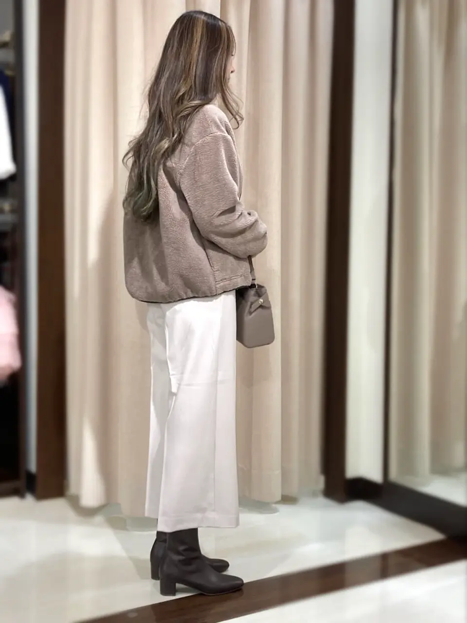 ANY SIS STAFF コーディネート画像