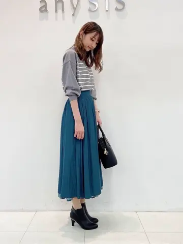 ANY SIS スタッフ コーディネート画像