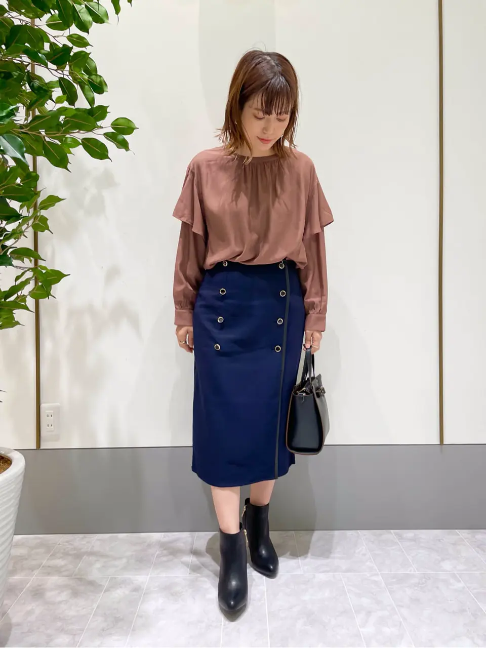 ANY SIS スタッフ コーディネート画像