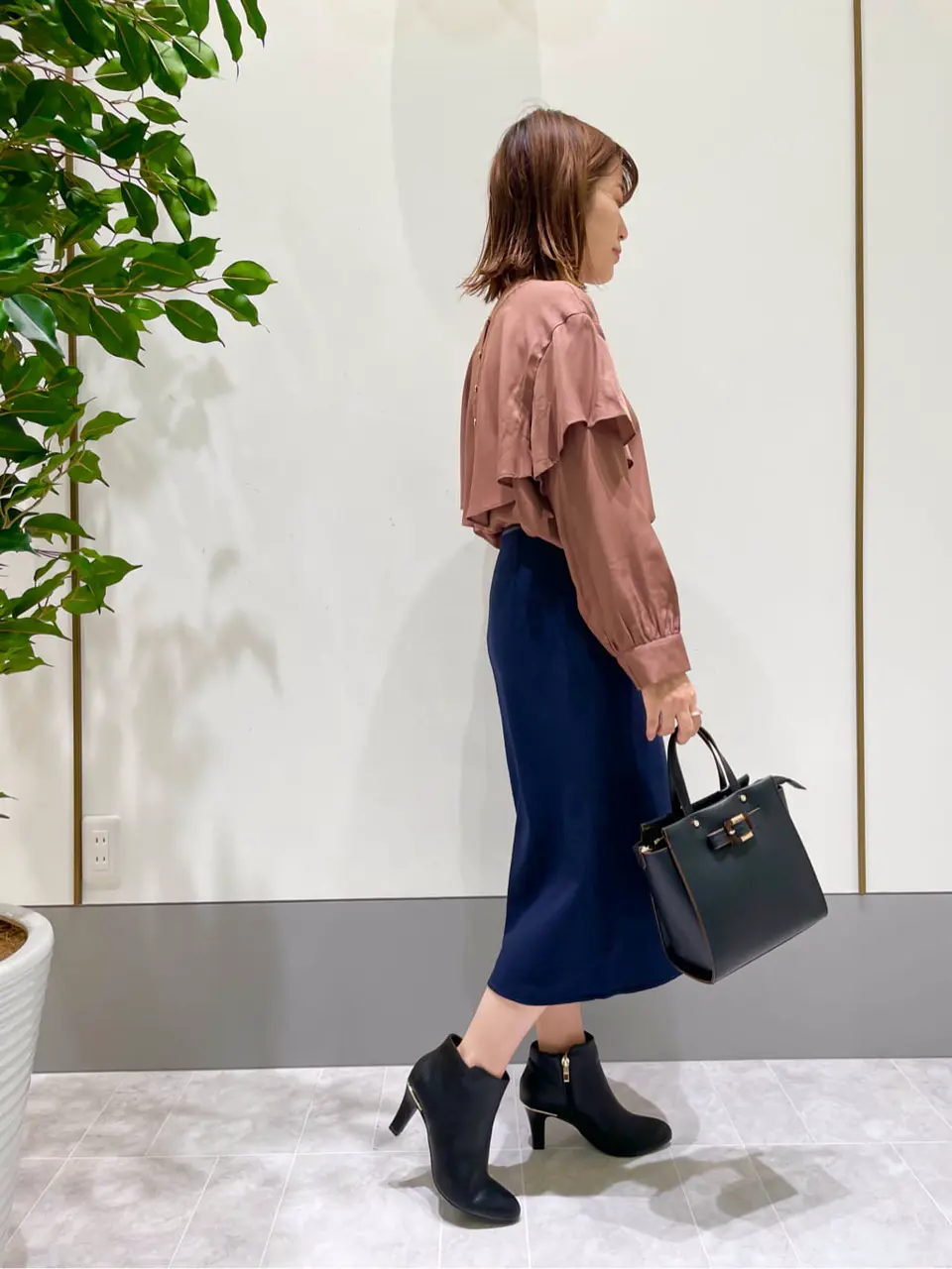 ANY SIS スタッフ コーディネート画像