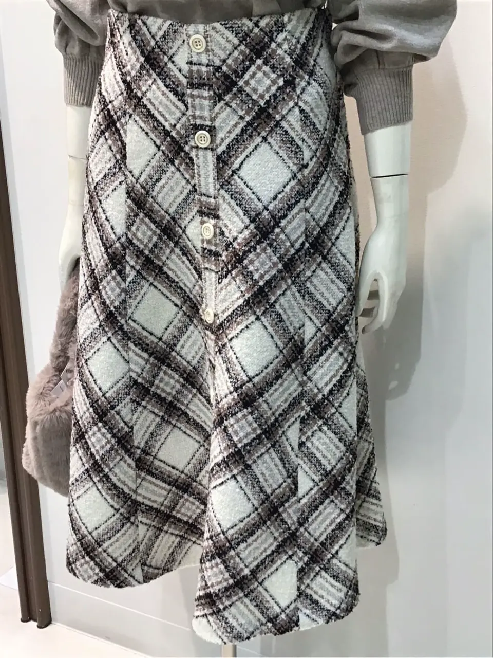 ANY SIS 布川 コーディネート画像