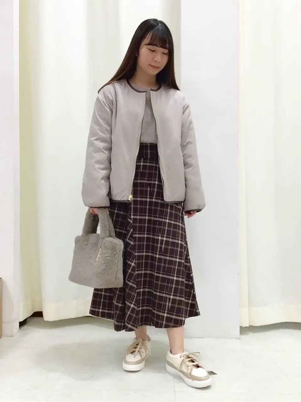 ANY SIS スタッフ コーディネート画像