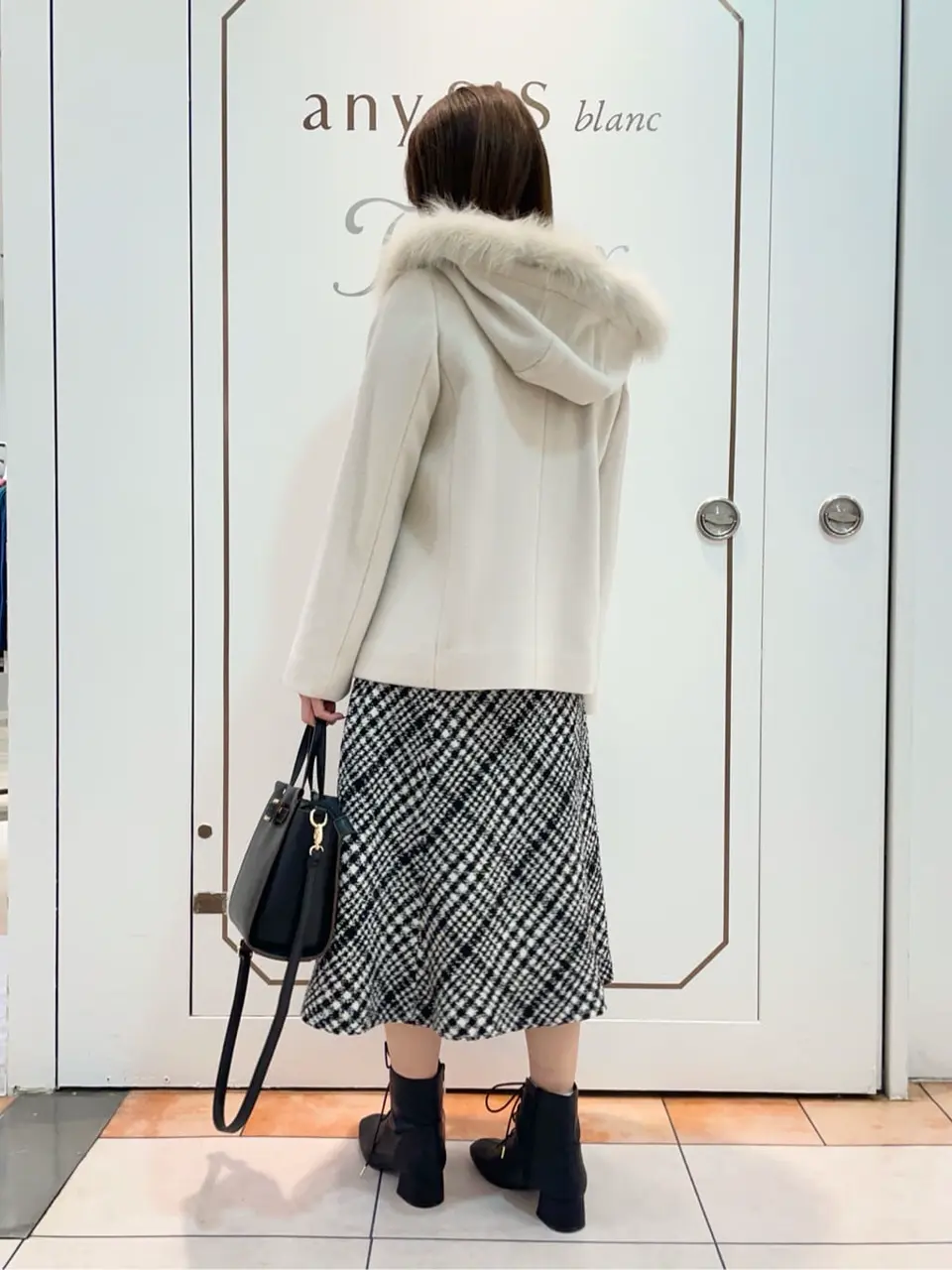 ANY SIS スタッフ コーディネート画像