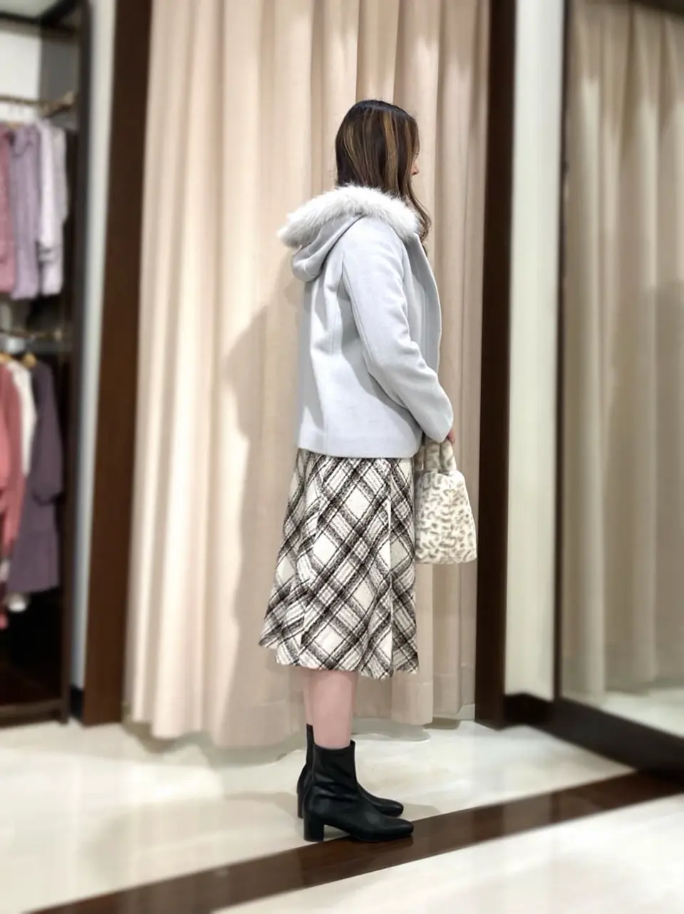 ANY SIS STAFF コーディネート画像