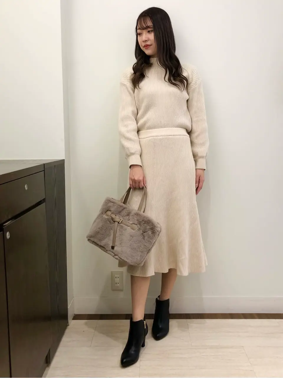 ANY SIS スタッフ コーディネート画像