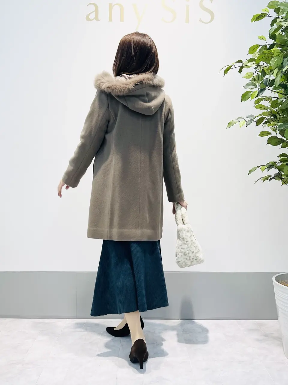 ANY SIS 岡本 コーディネート画像