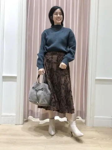 ANY SIS スタッフ コーディネート画像