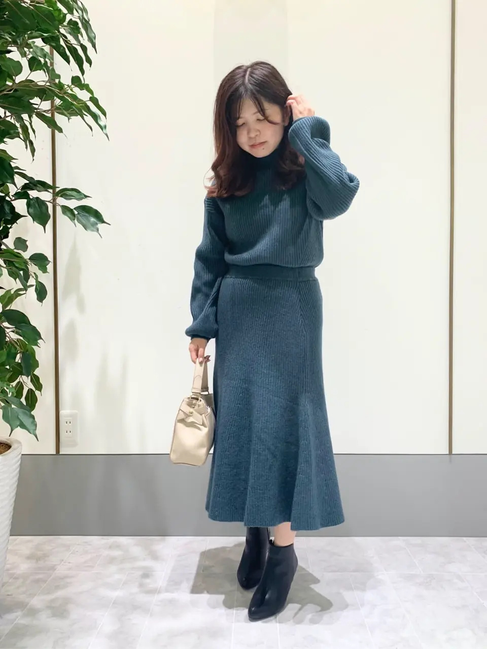 ANY SIS スタッフ コーディネート画像