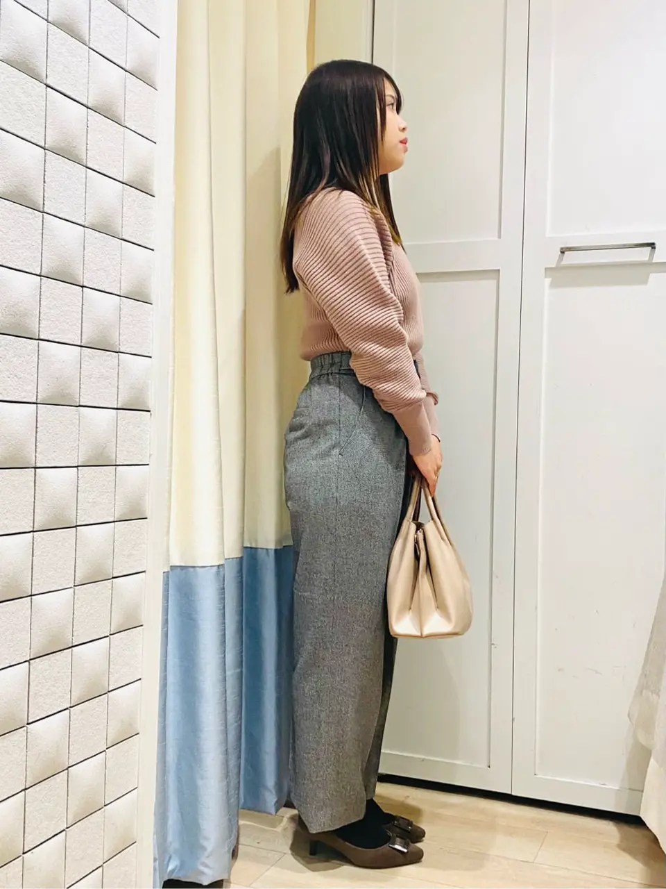 ANY SIS スタッフ コーディネート画像