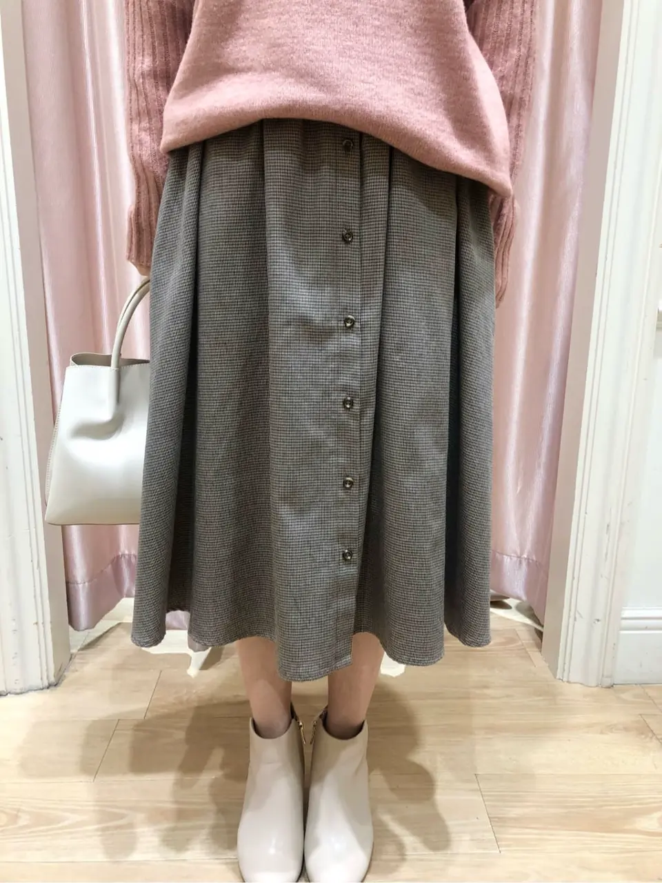 ANY SIS スタッフ コーディネート画像