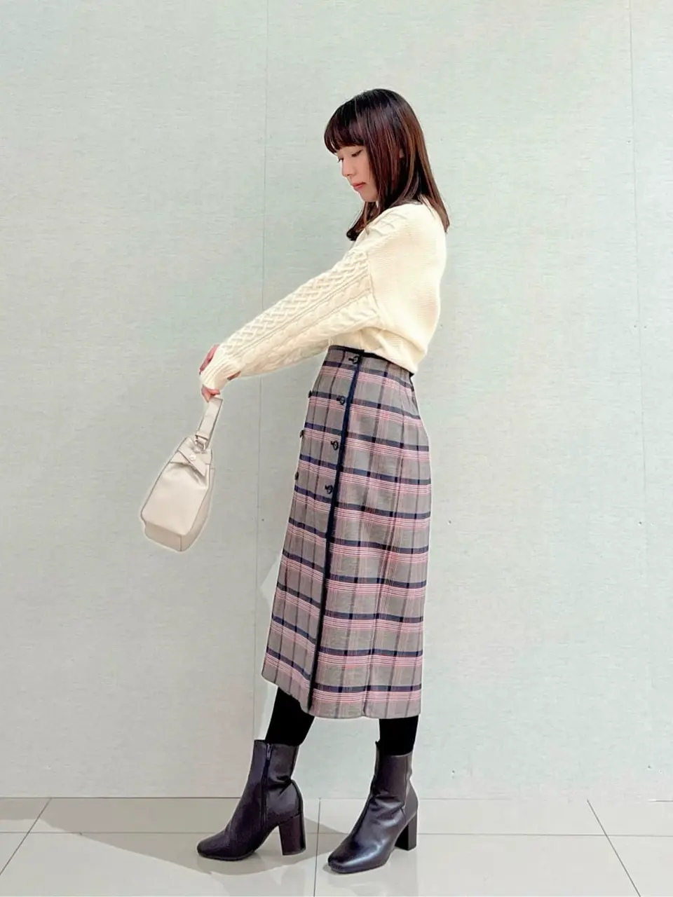 ANY SIS スタッフ コーディネート画像