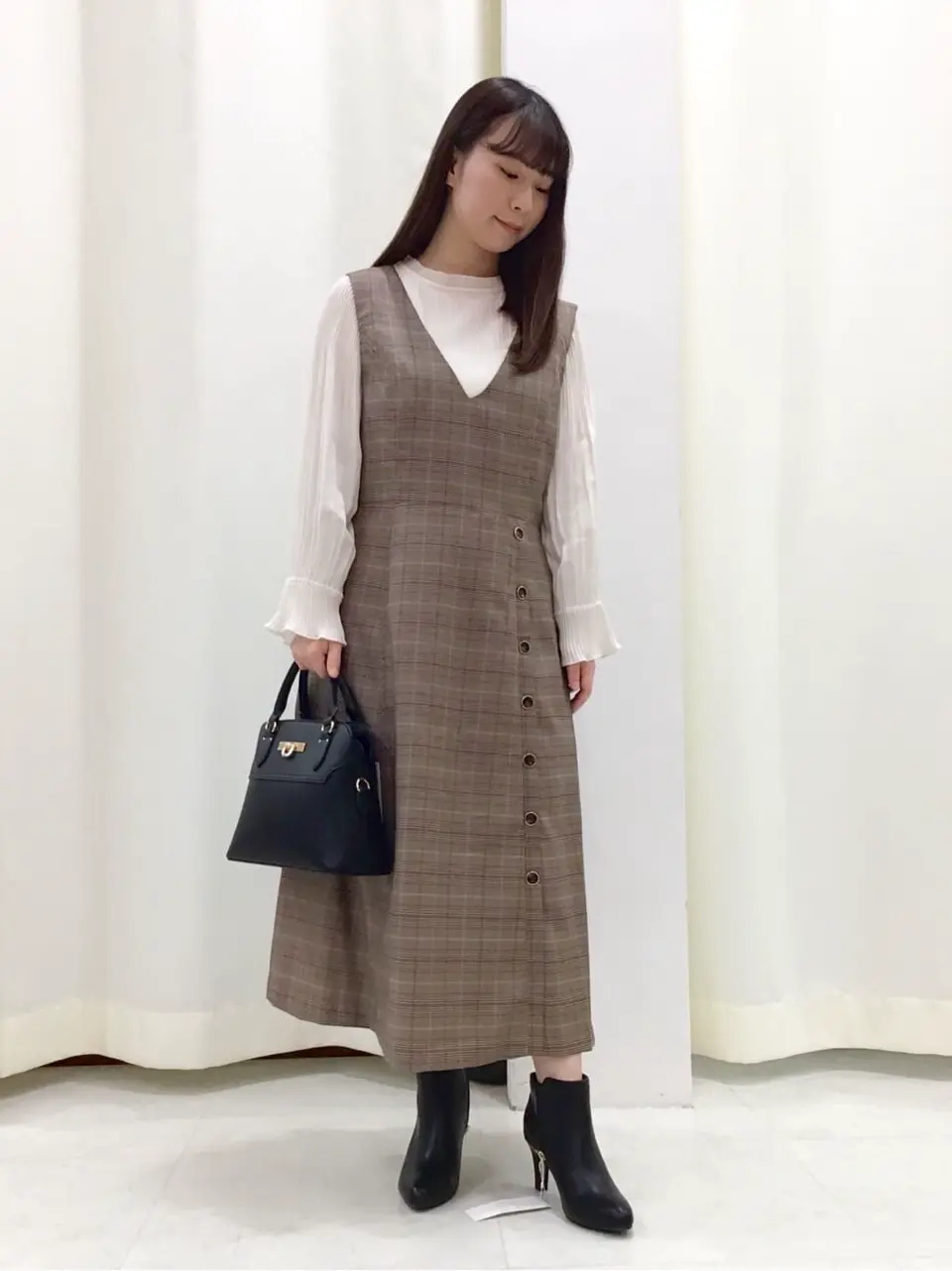 ANY SIS スタッフ コーディネート画像