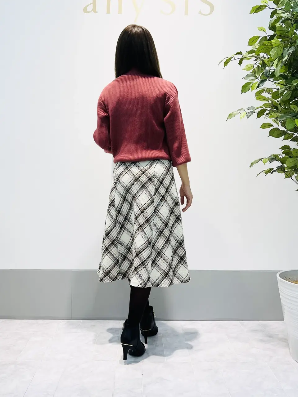 ANY SIS 岡本 コーディネート画像