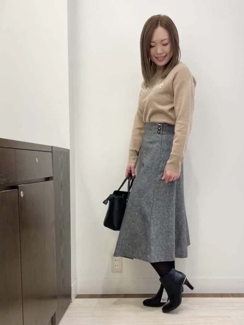 ANY SIS スタッフ コーディネート画像