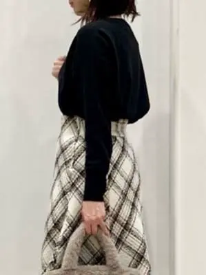 ANY SIS スタッフ コーディネート画像