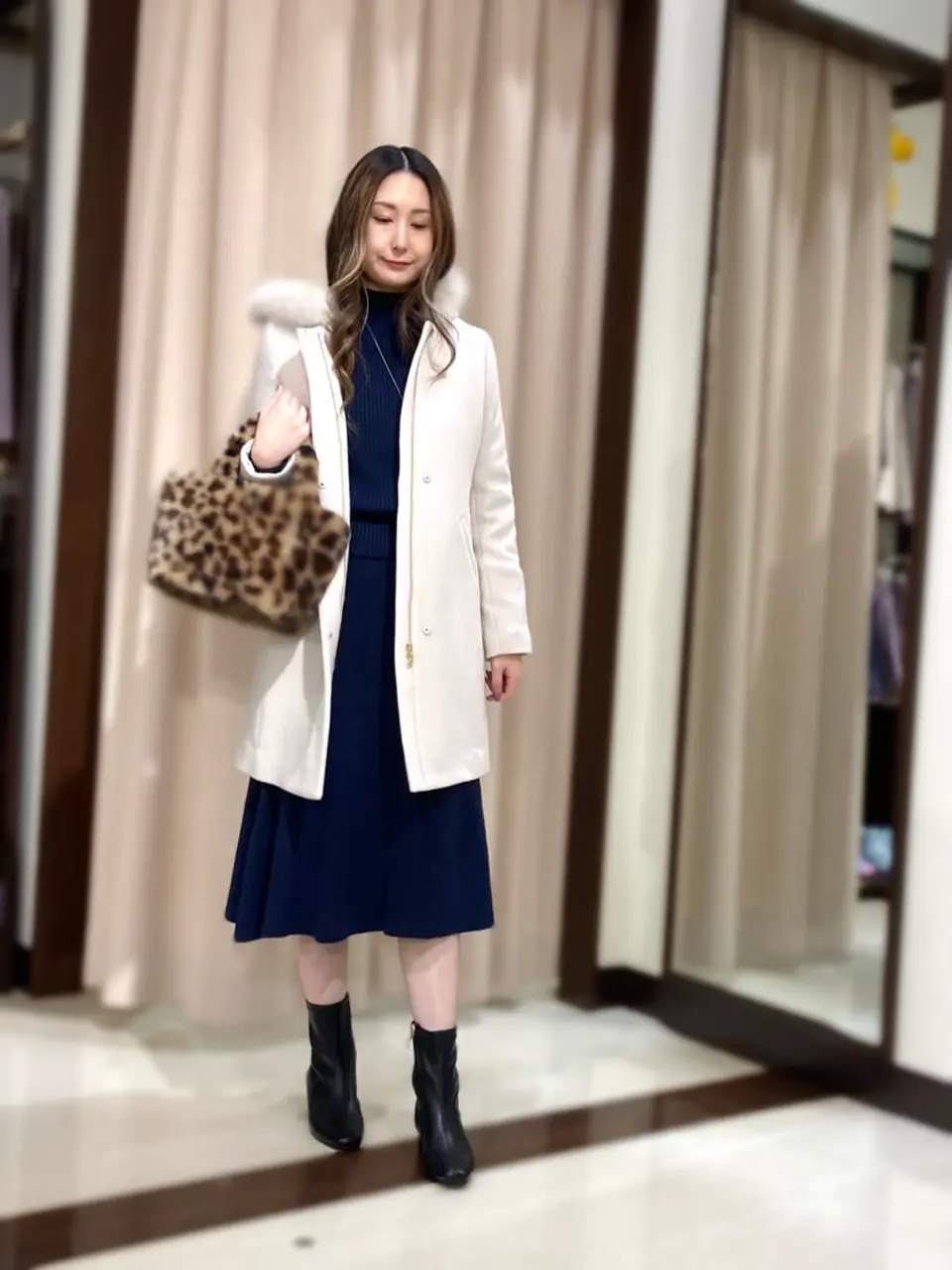 ANY SIS STAFF コーディネート画像