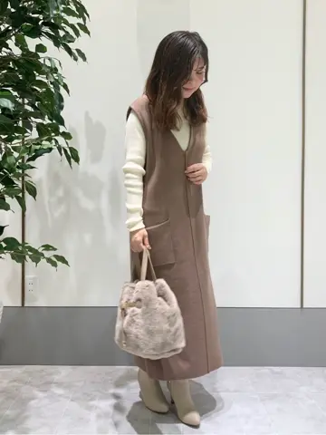 ANY SIS スタッフ コーディネート画像