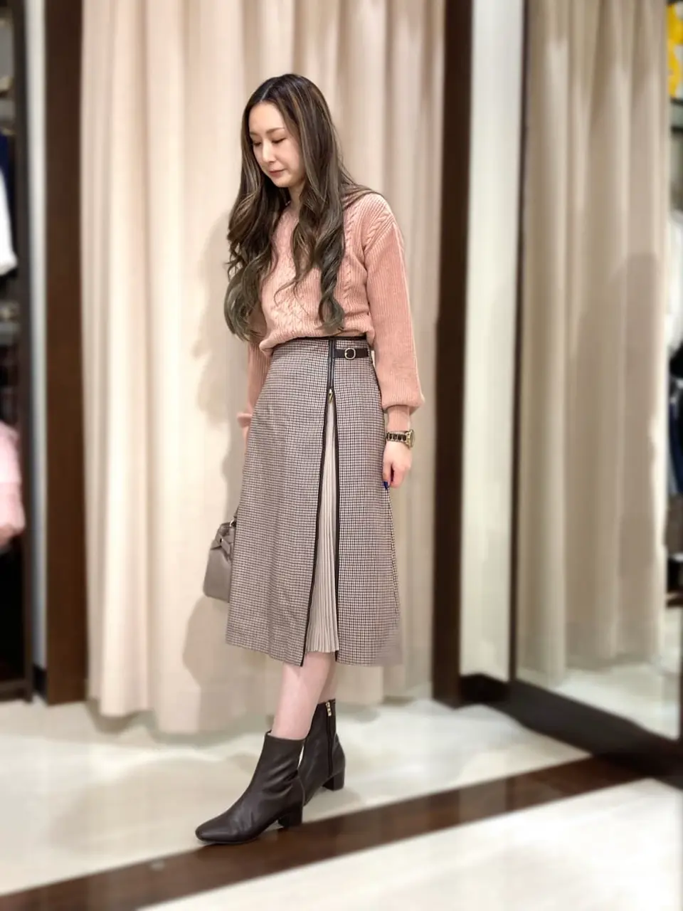 ANY SIS STAFF コーディネート画像