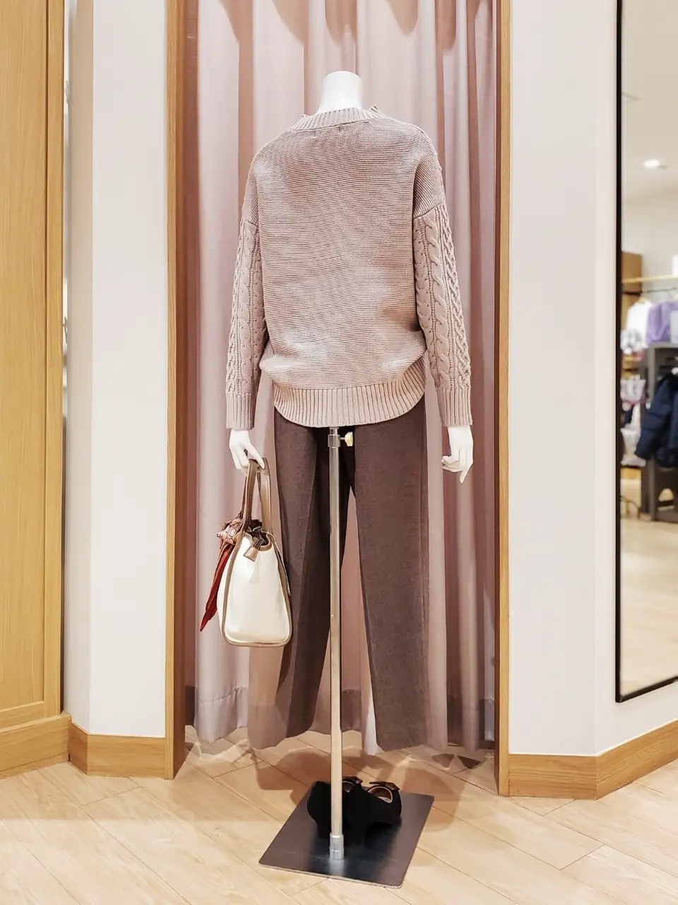 ANY SIS 岩田 コーディネート画像