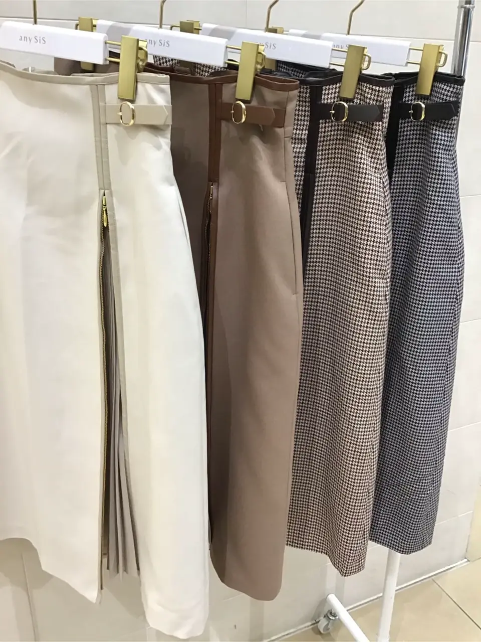 ANY SIS 髙橋 コーディネート画像