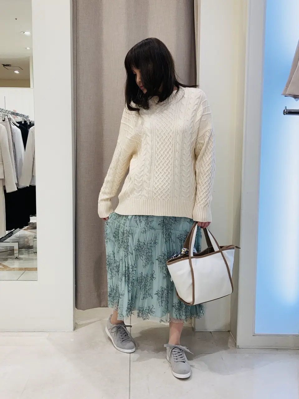 ANY SIS 川根　彩 コーディネート画像