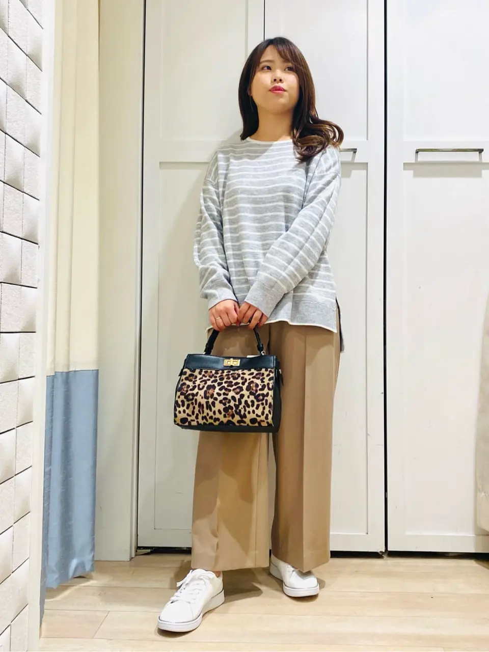 ANY SIS スタッフ コーディネート画像