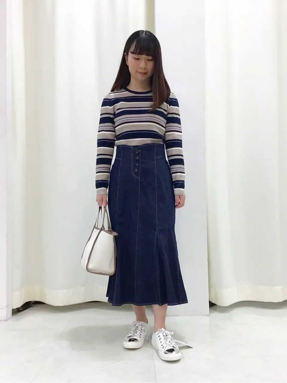 ANY SIS スタッフ コーディネート画像