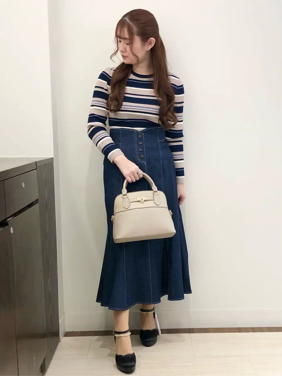 ANY SIS スタッフ コーディネート画像