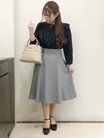 ANY SIS スタッフ コーディネート画像