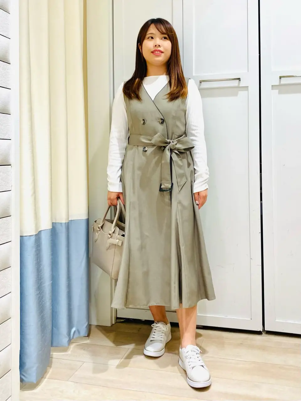 ANY SIS スタッフ コーディネート画像