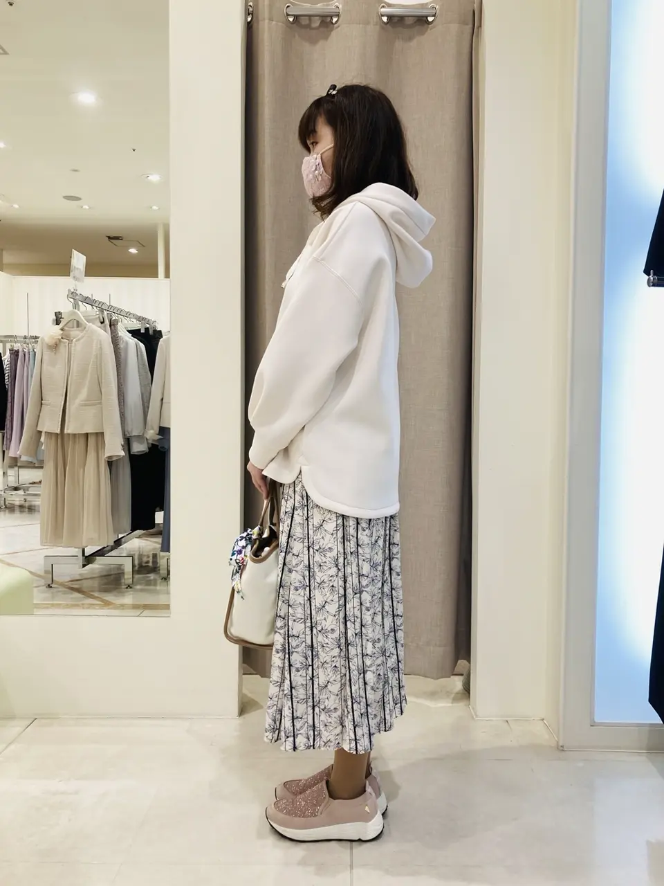 ANY SIS 川根　彩 コーディネート画像