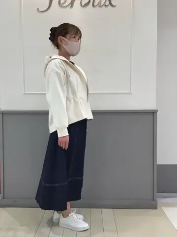 ANY SIS 咲本 コーディネート画像