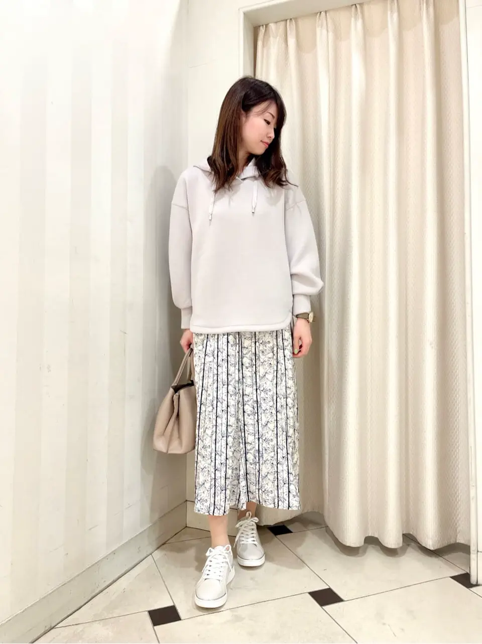 ANY SIS 金井 コーディネート画像