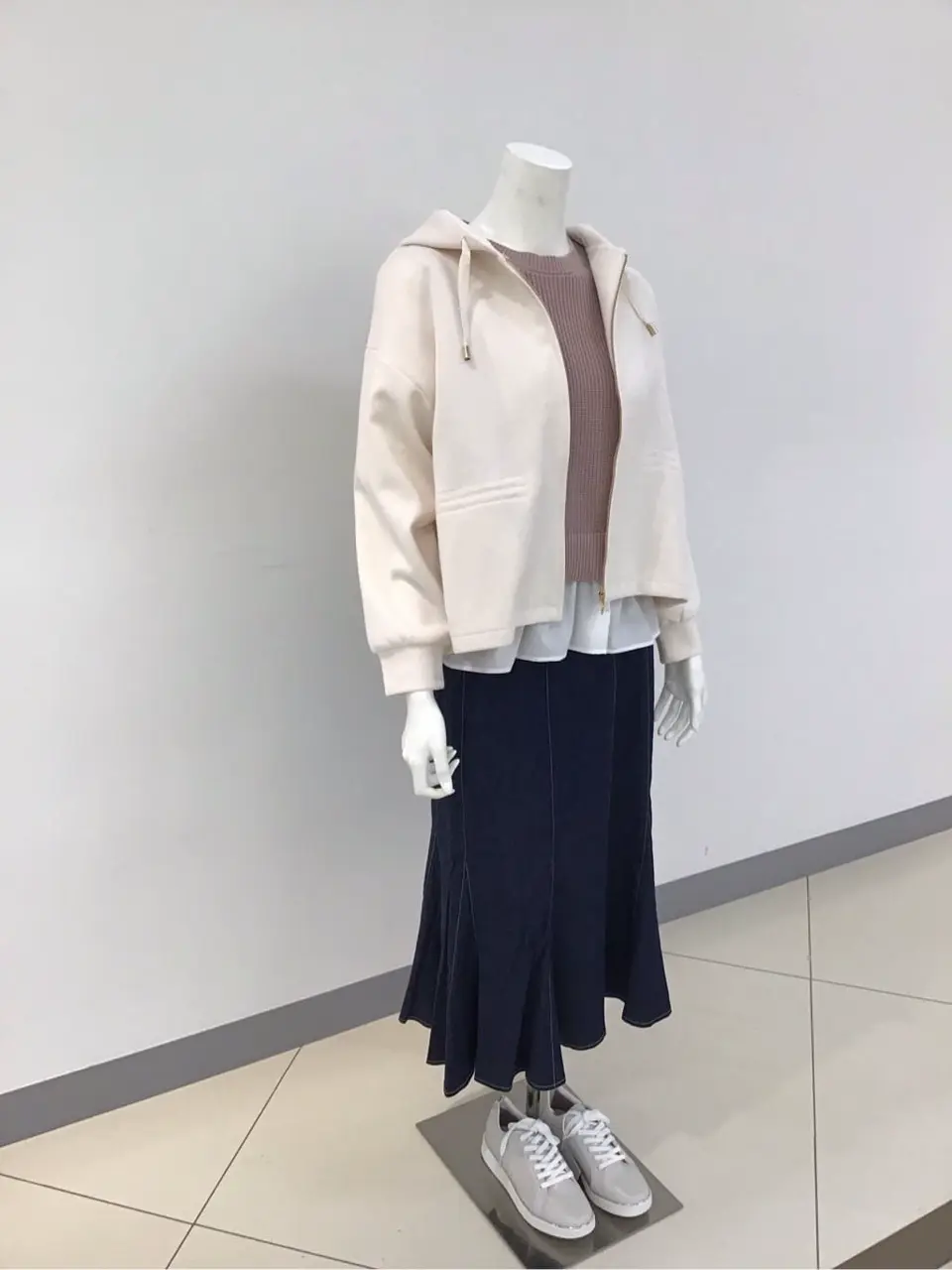 ANY SIS 橋本 コーディネート画像