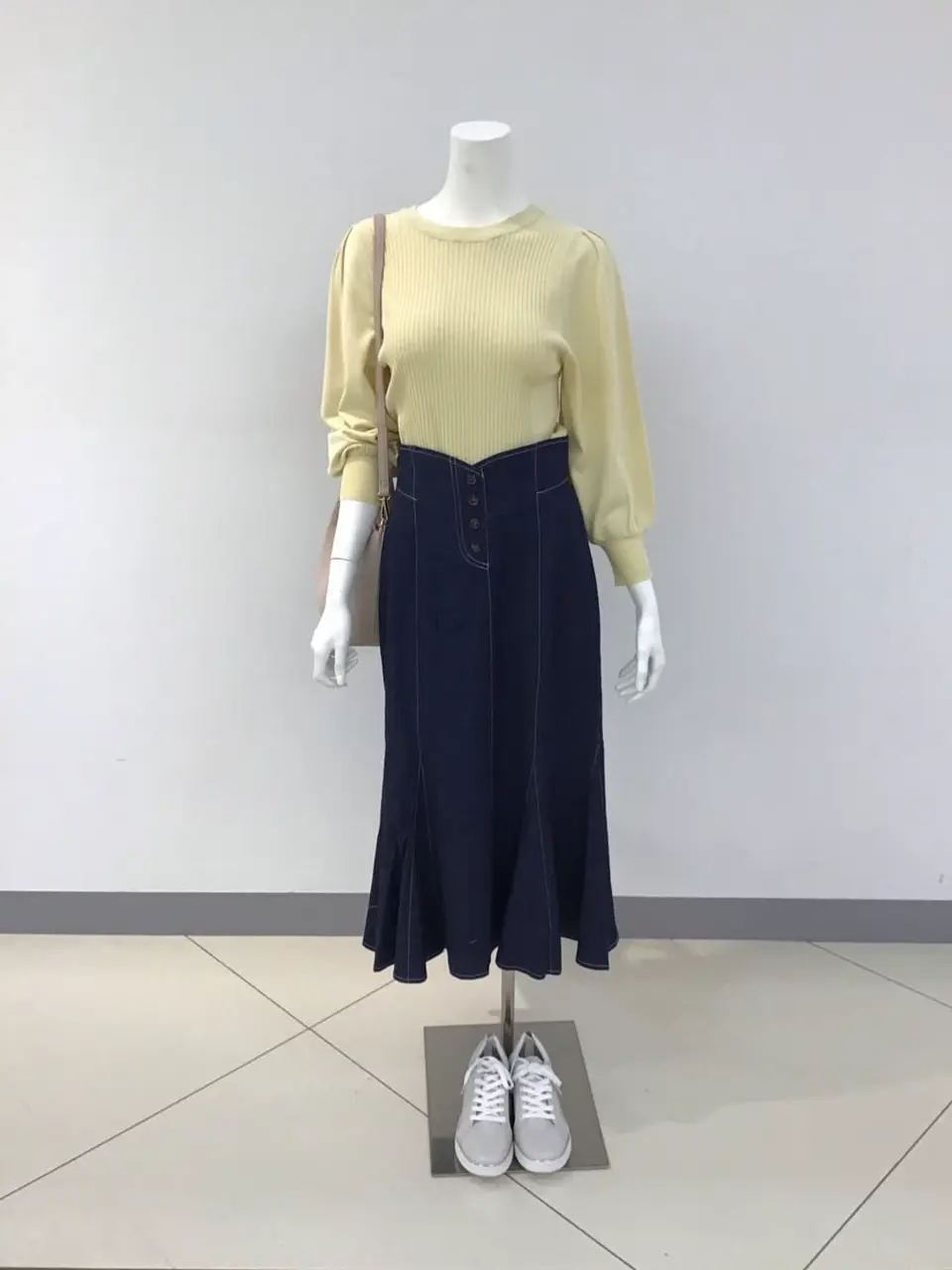 ANY SIS 橋本 コーディネート画像