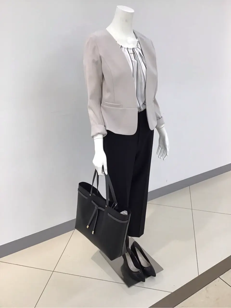 ANY SIS 橋本 コーディネート画像