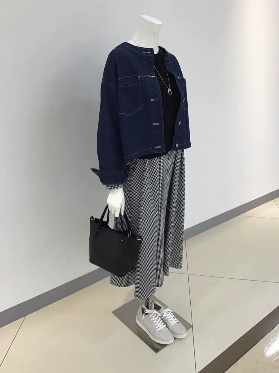 ANY SIS 橋本 コーディネート画像