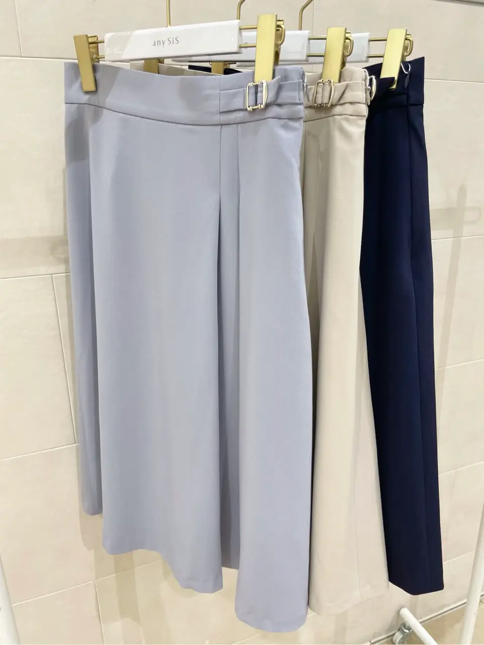 ANY SIS 髙橋 コーディネート画像