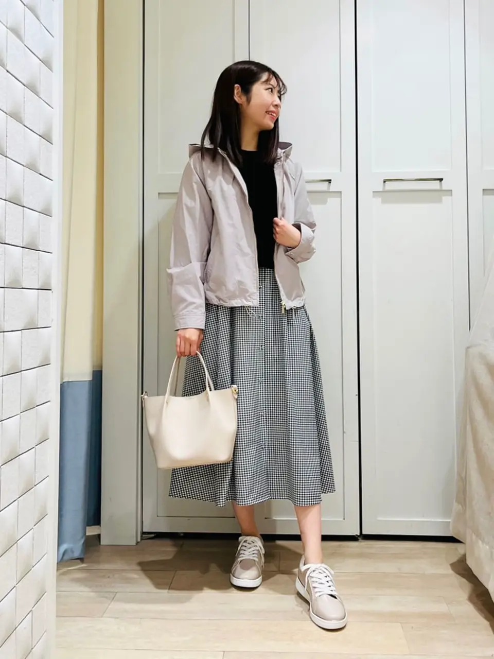 ANY SIS スタッフ コーディネート画像