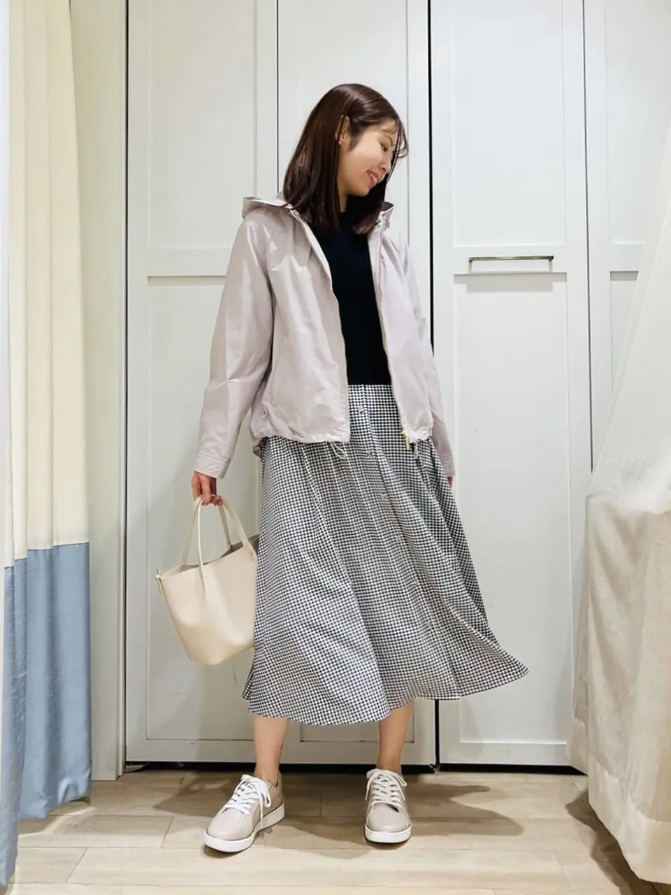 ANY SIS スタッフ コーディネート画像