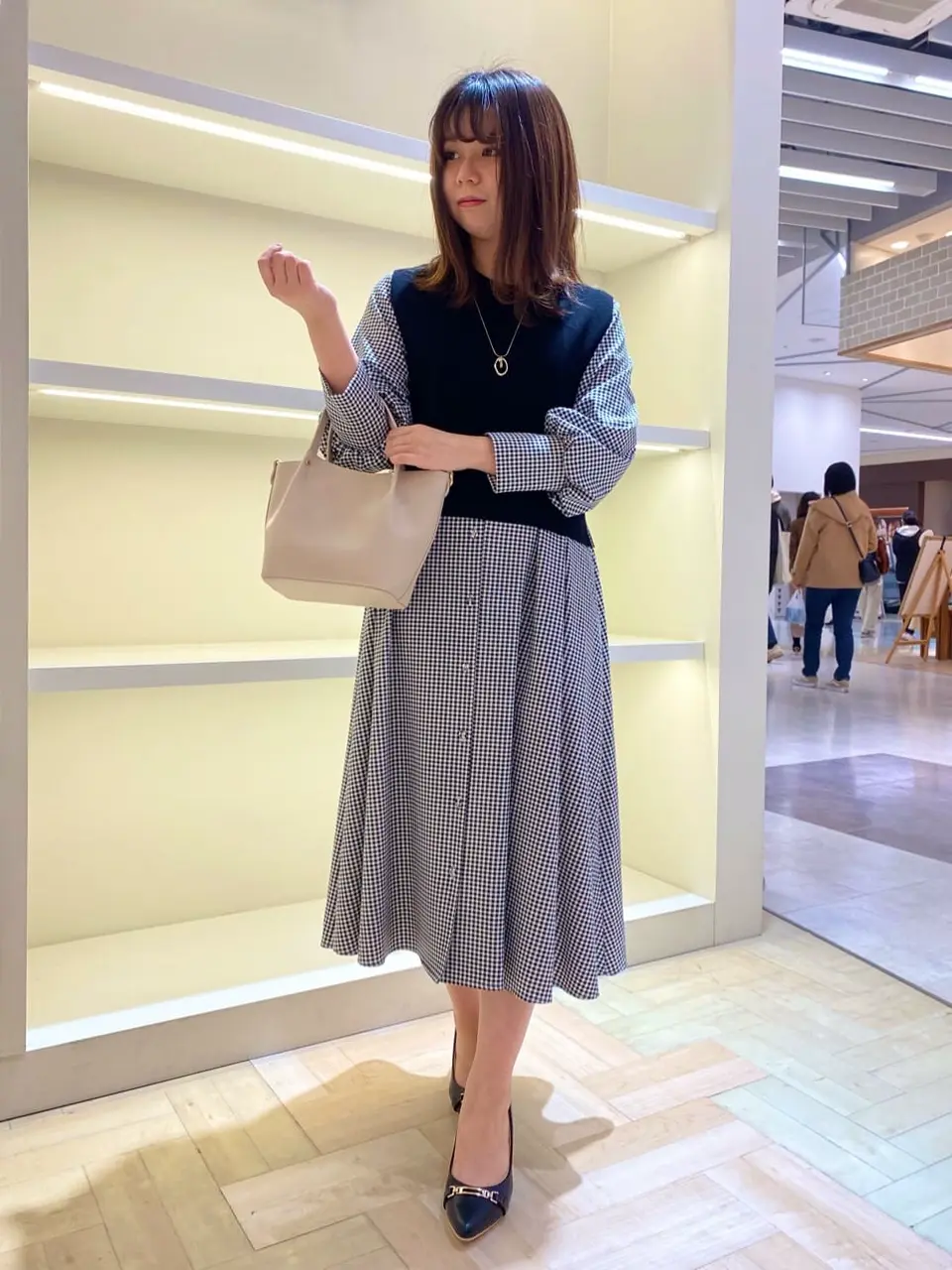 ANY SIS スタッフ コーディネート画像