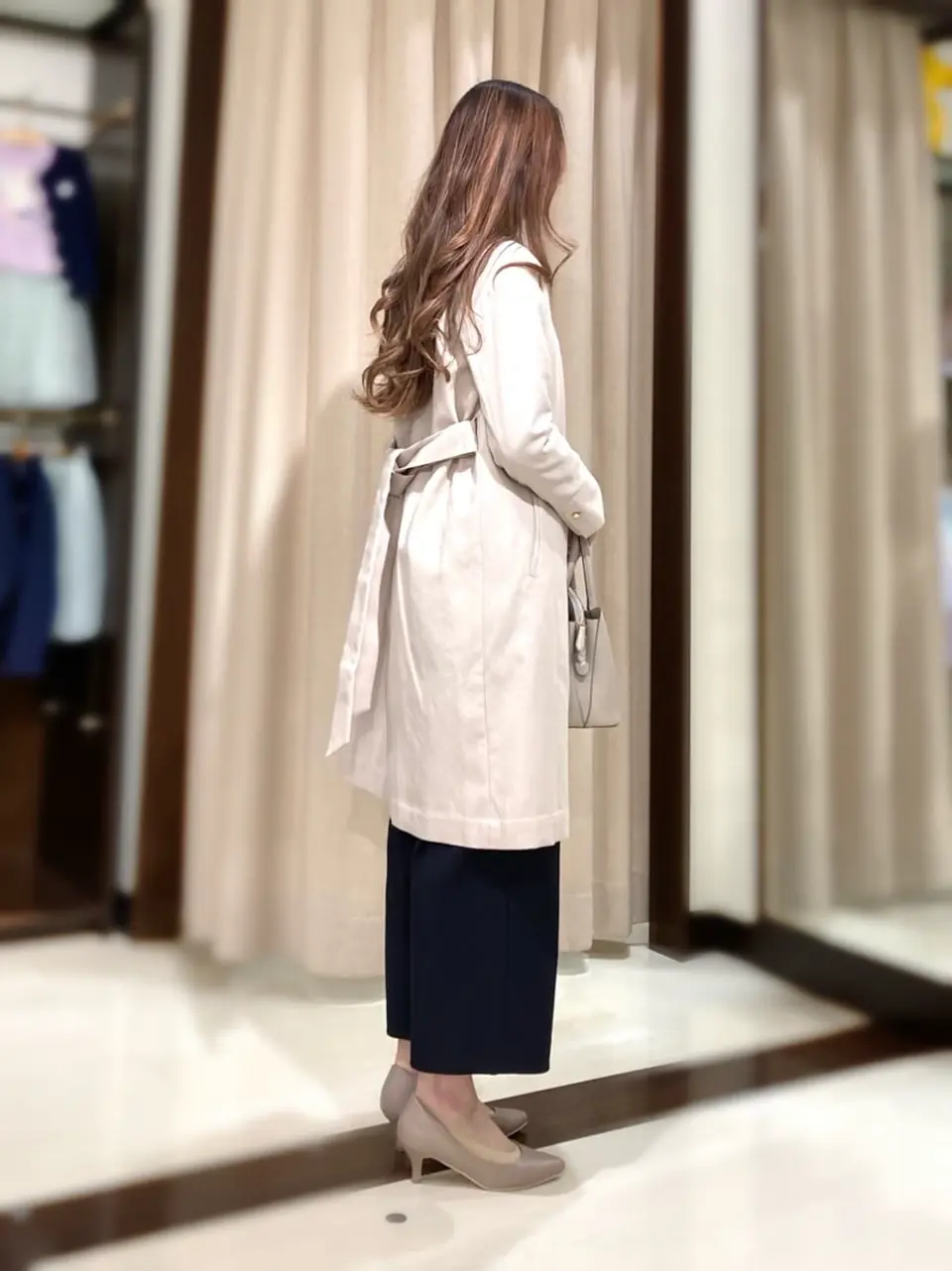 ANY SIS STAFF コーディネート画像