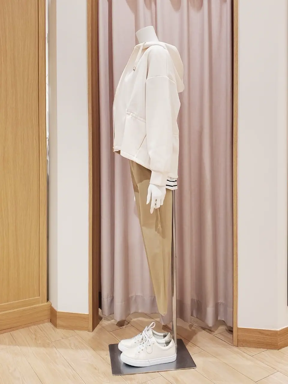 ANY SIS 岩田 コーディネート画像